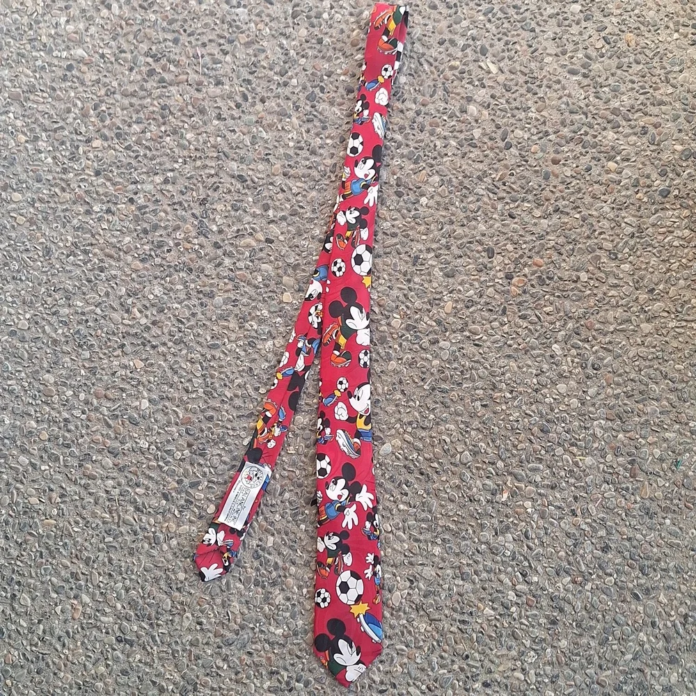 Vintage kids Soccer Mockey ⚽️ tie by Balancine Inc. The Tie Works x Disney